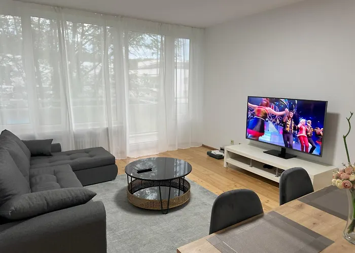 Sunny Apartment With Pool Access